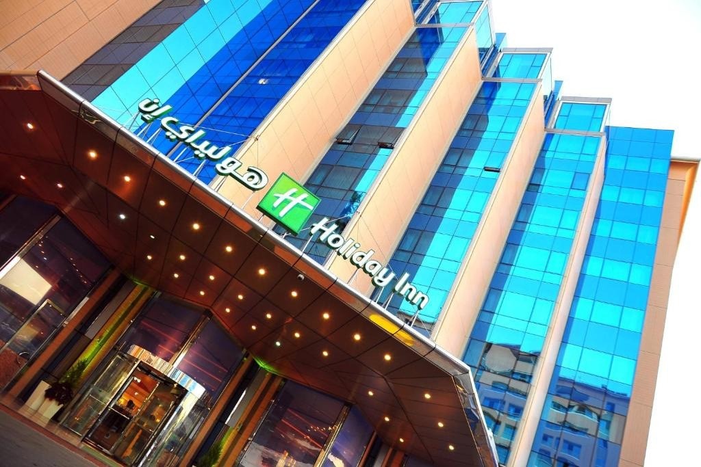 HOLIDAY INN
